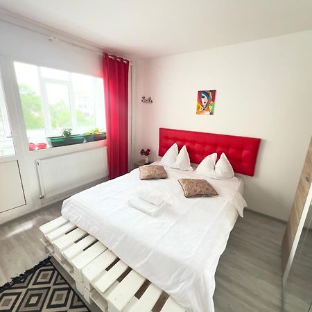 3 Rooms Apartment Airy & Bright Palas Style Iasi Exteriér fotografie