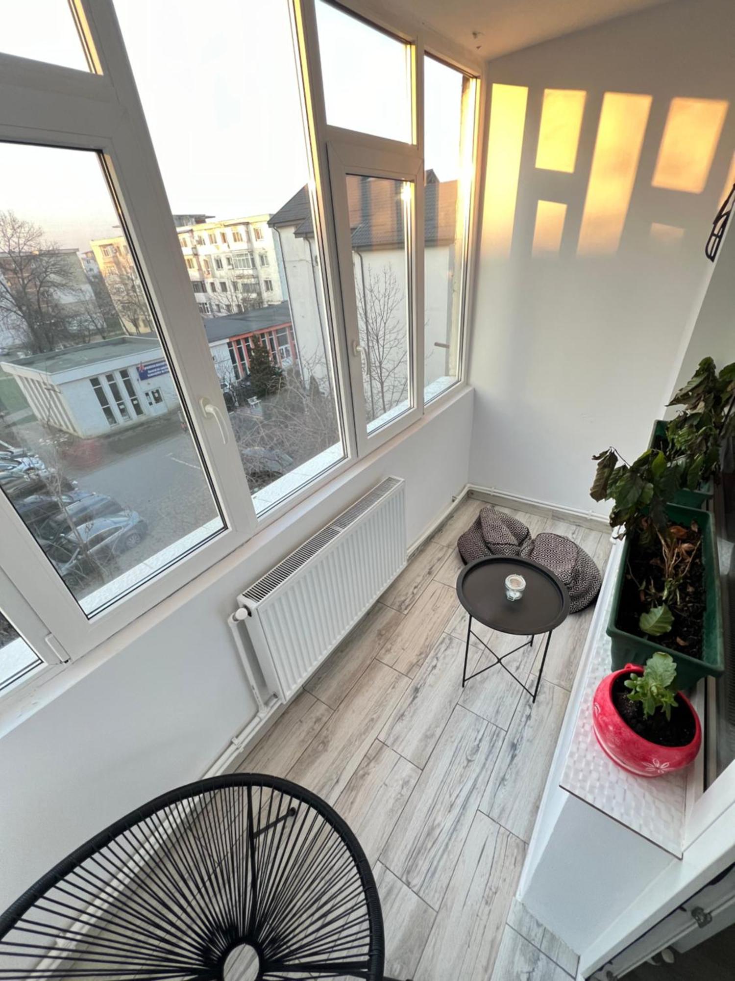 3 Rooms Apartment Airy & Bright Palas Style Iasi Exteriér fotografie