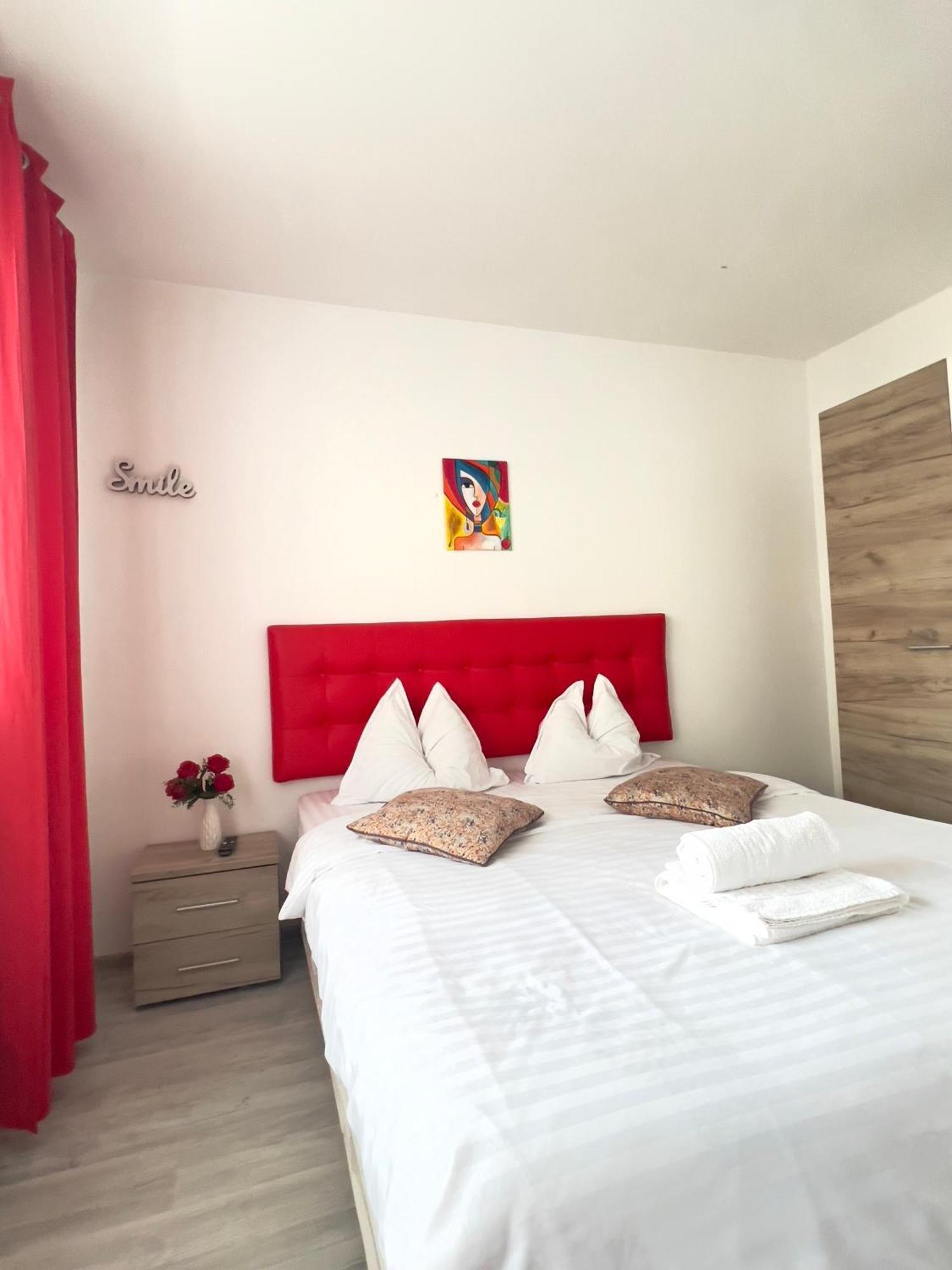 3 Rooms Apartment Airy & Bright Palas Style Iasi Exteriér fotografie